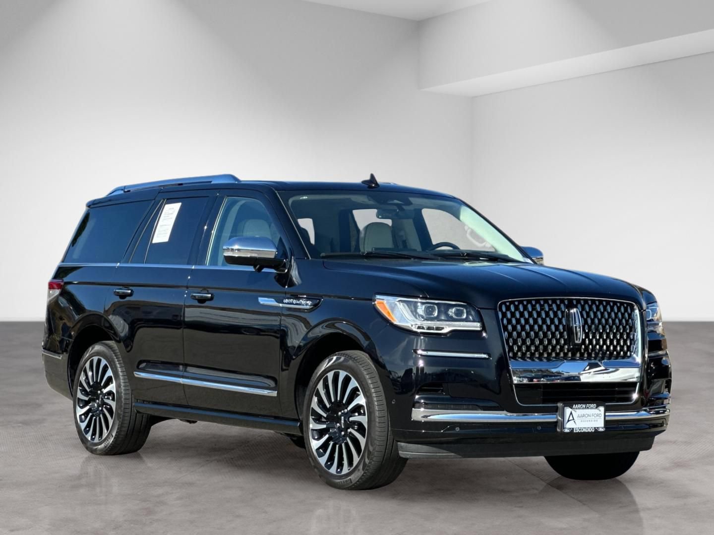 Used 2023 Lincoln Navigator Black Label AWD/4WD image 8