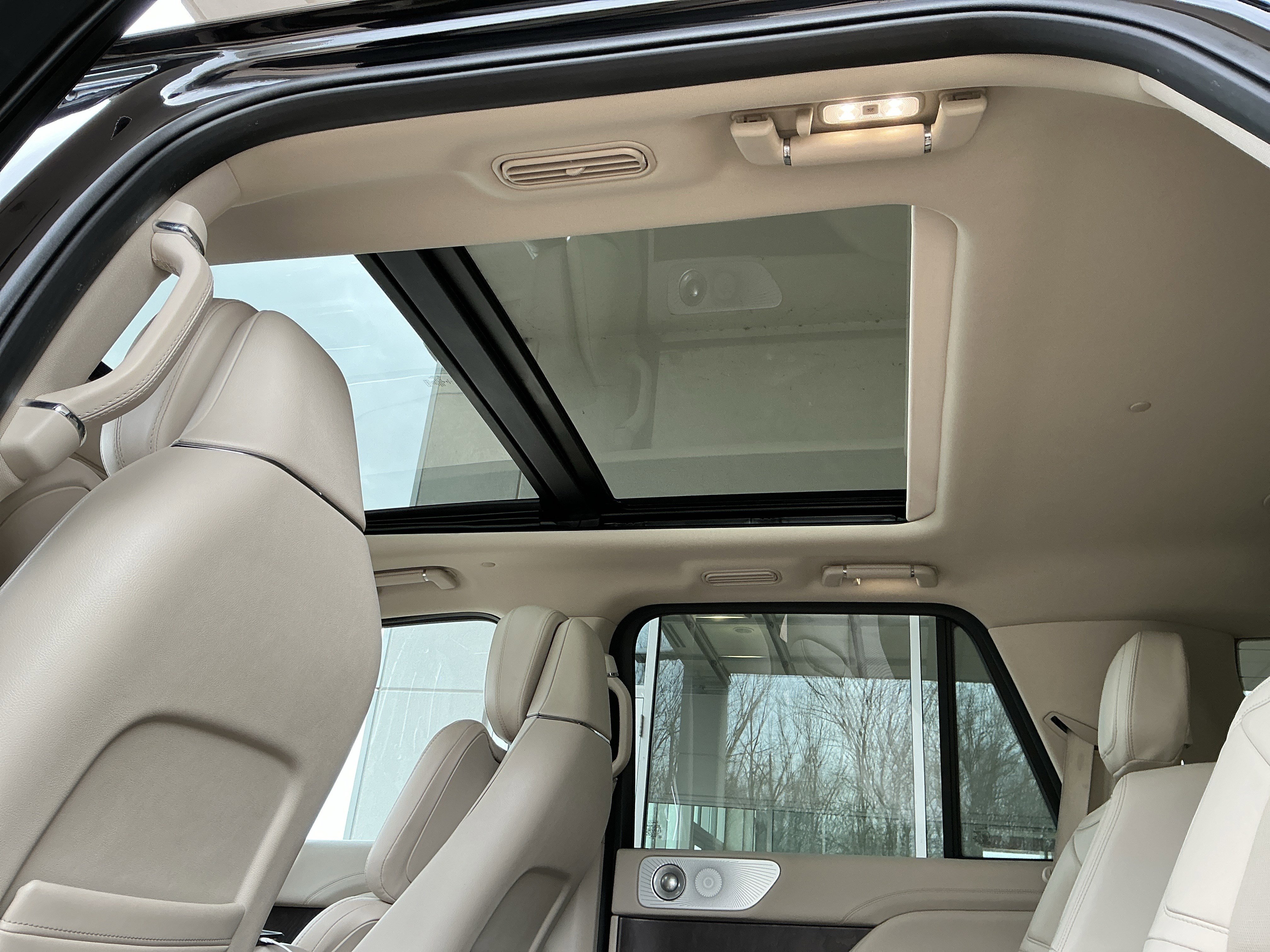 Used 2021 Lincoln Navigator Reserve w/ Luxury Package image 30