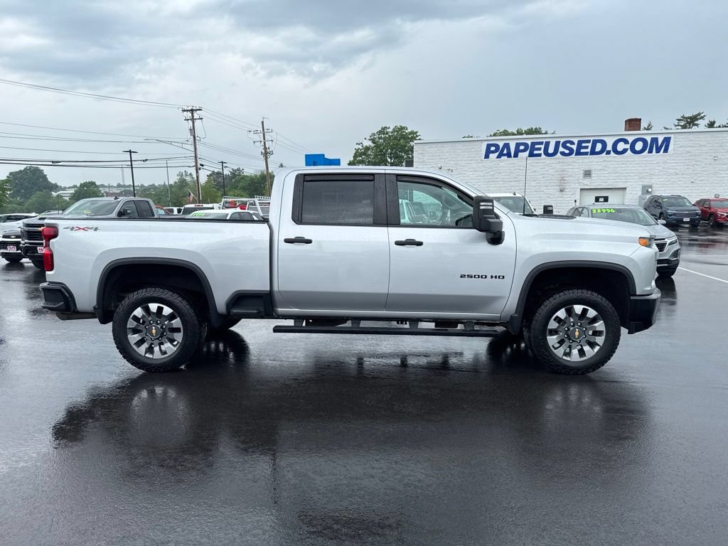 Used 2022 Chevrolet Silverado 2500 Custom w/ Custom Convenience Package AWD/4WD image 3