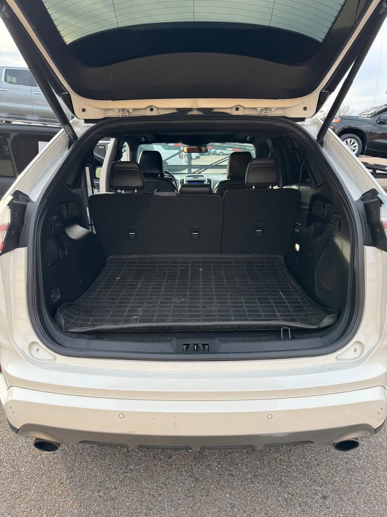 Used 2020 Ford Edge Titanium w/ Equipment Group 301A image 39