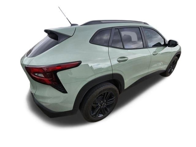 Used 2024 Chevrolet Trax ACTIV w/ Sunroof Package image 5