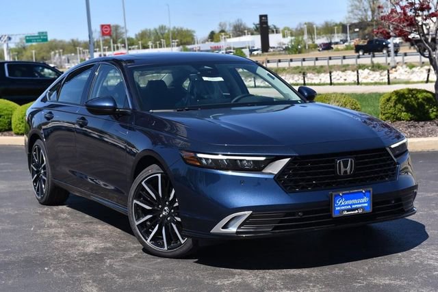 New 2026 Honda Accord Touring image 2