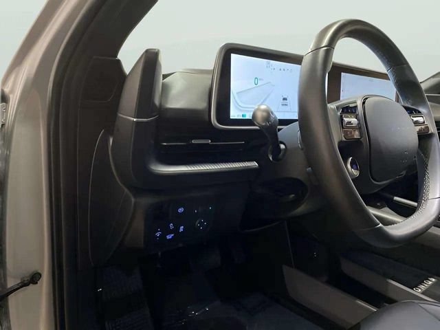 Used 2025 Hyundai Ioniq 6 SEL RWD image 17