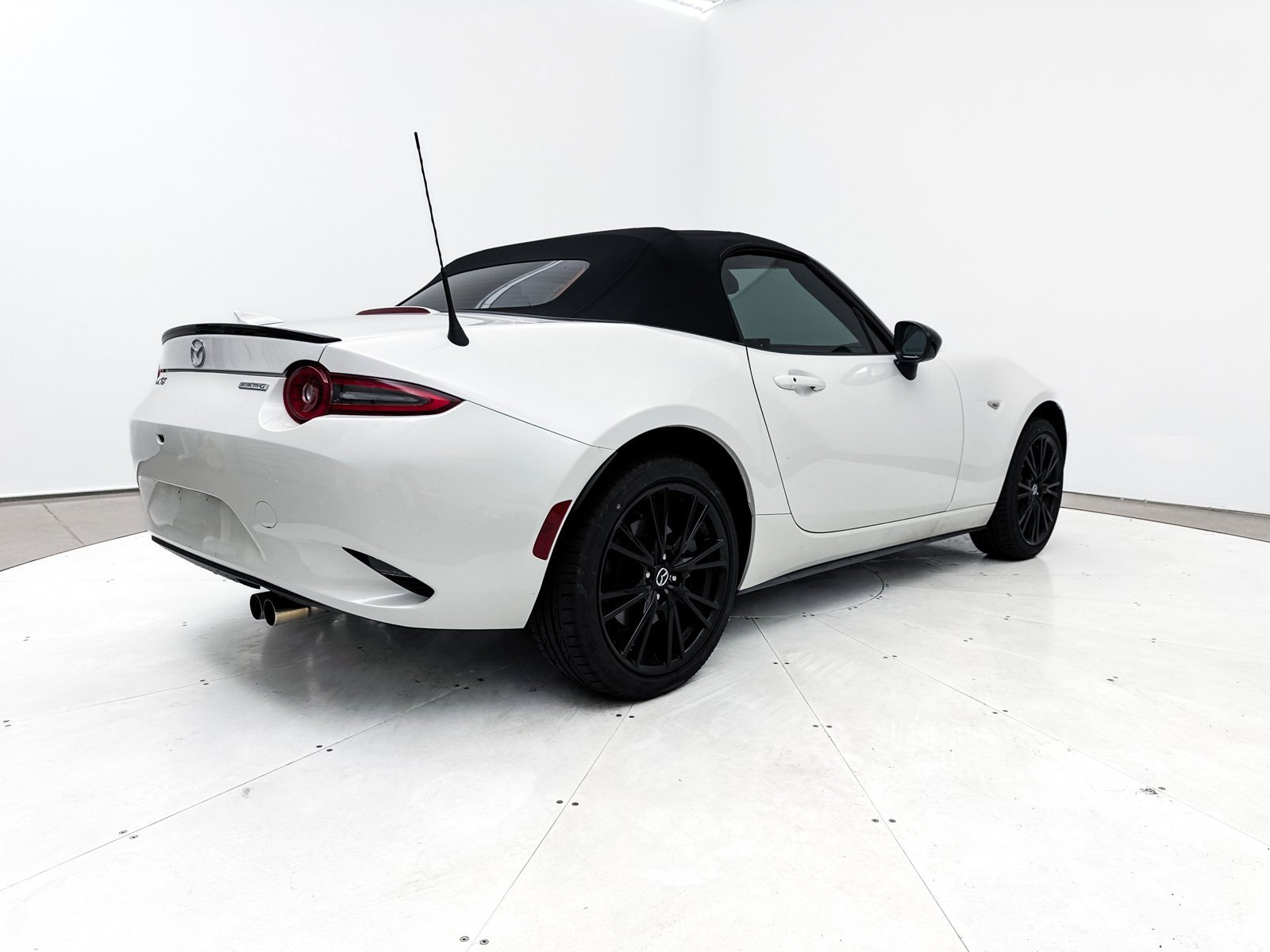 Used 2025 MAZDA MX-5 Miata Club image 17