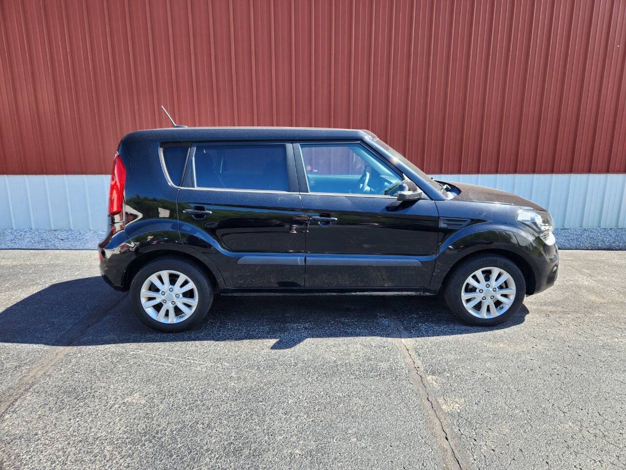 Used 2012 Kia Soul + w/ Audio Pkg FWD image 8