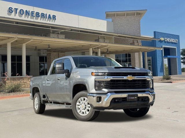 Used 2025 Chevrolet Silverado 3500 LT w/ Safety Package AWD/4WD image 2