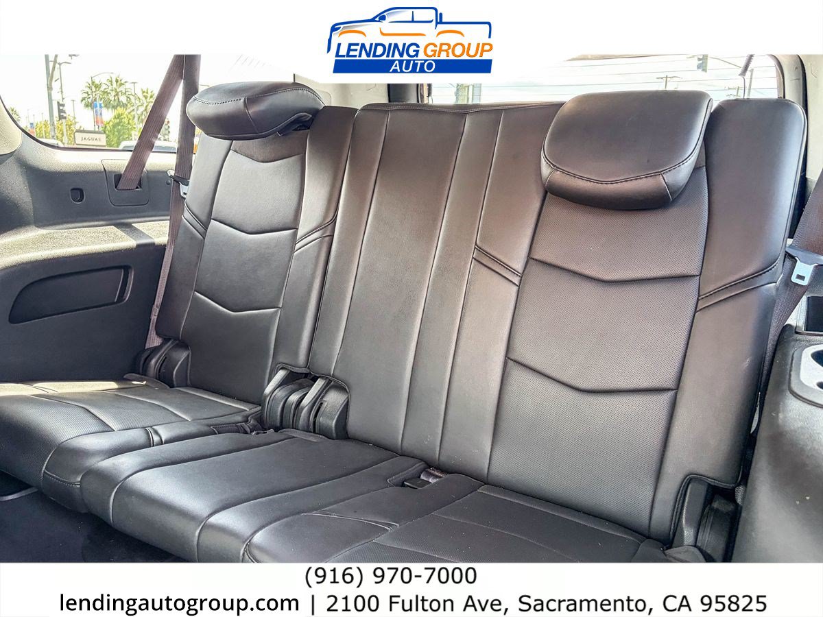 Used 2016 Cadillac Escalade ESV Luxury AWD/4WD image 18