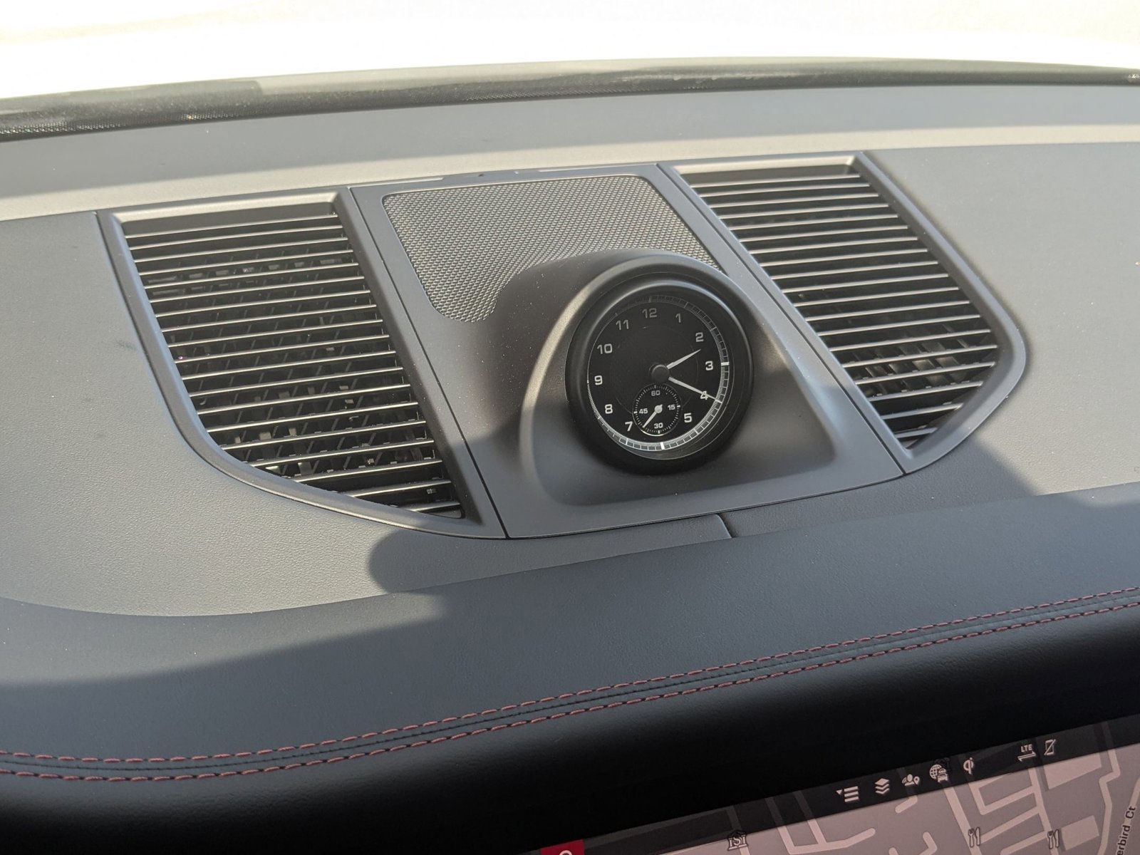 Used 2025 Porsche Macan image 22