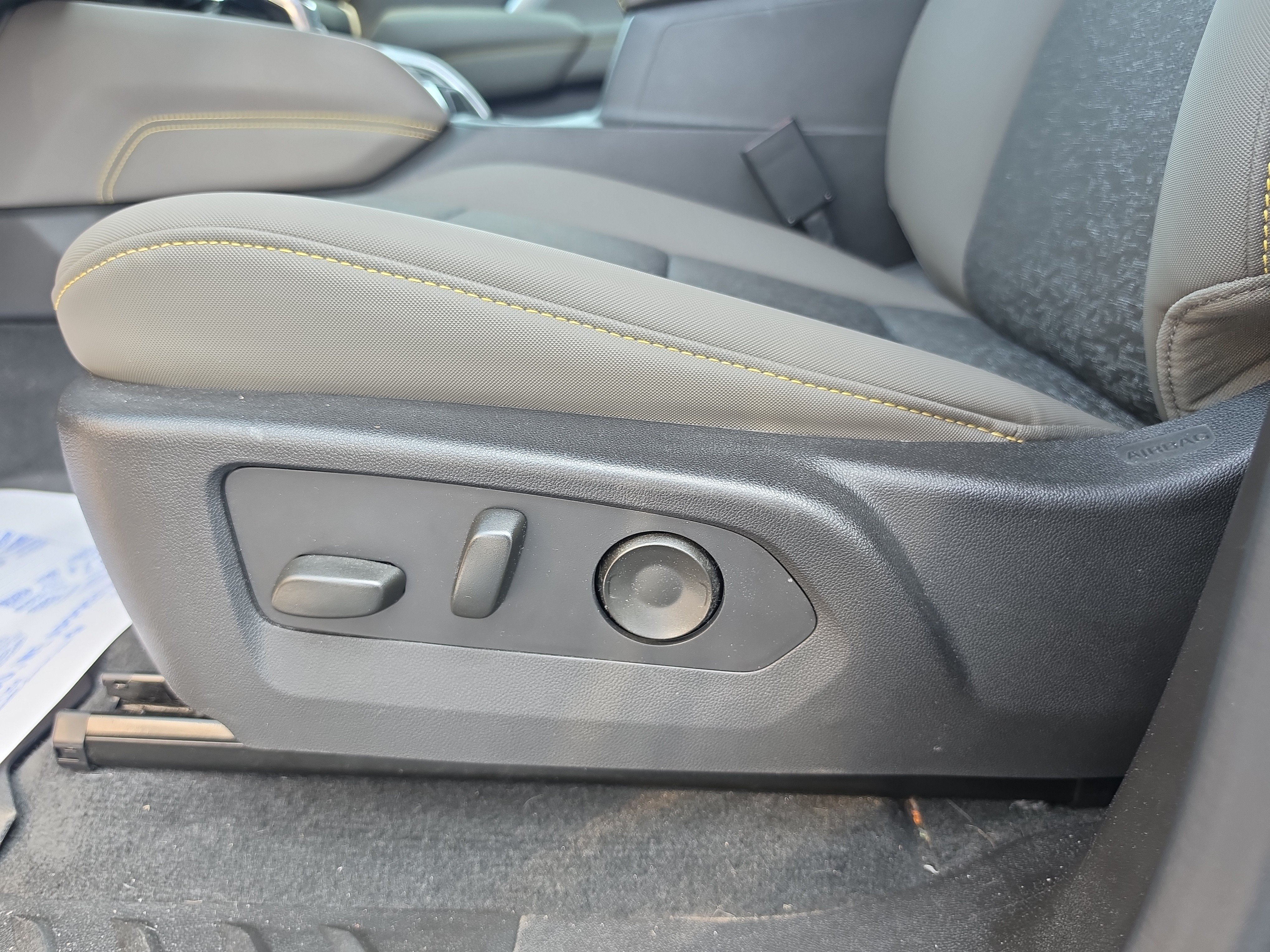 Used 2024 Chevrolet Colorado ZR2 w/ Technology Package AWD/4WD image 13