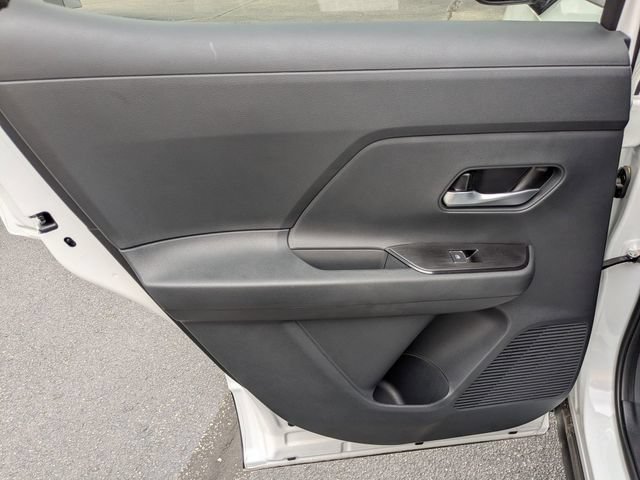 New 2026 Nissan Kicks SR w/ Cold Weather Package FWD image 22