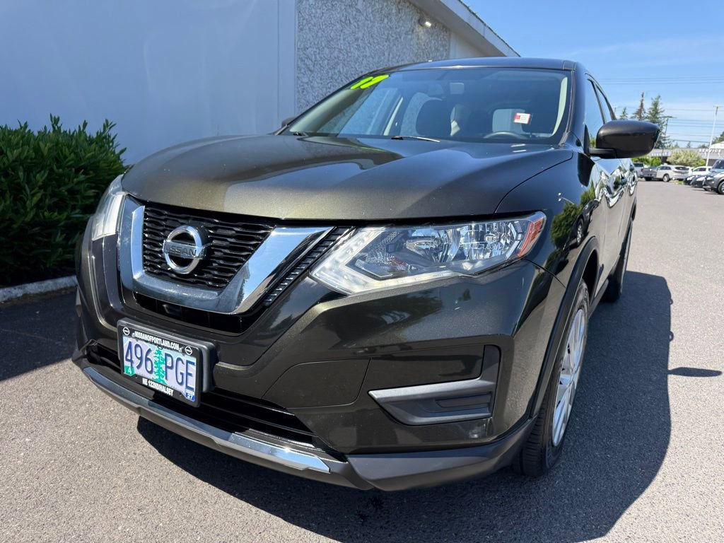 Used 2017 Nissan Rogue S FWD image 4