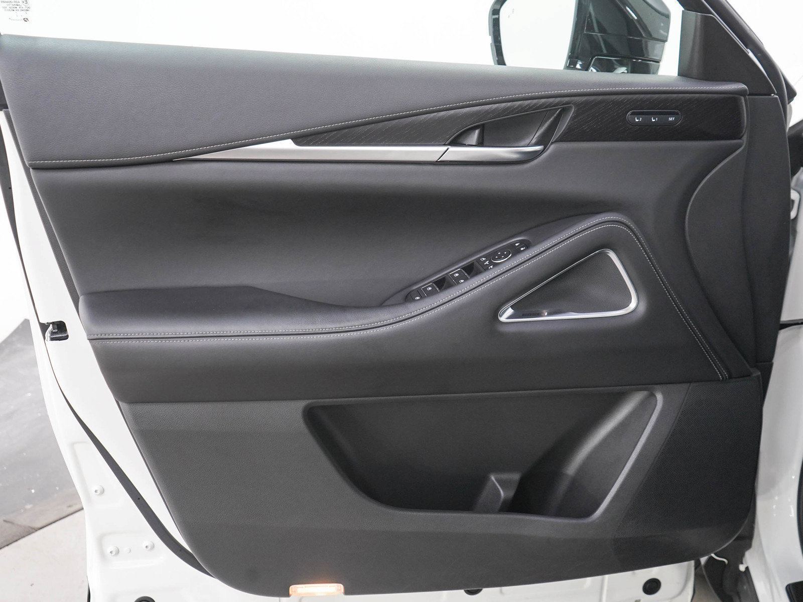 Used 2023 INFINITI QX60 Sensory AWD/4WD image 23