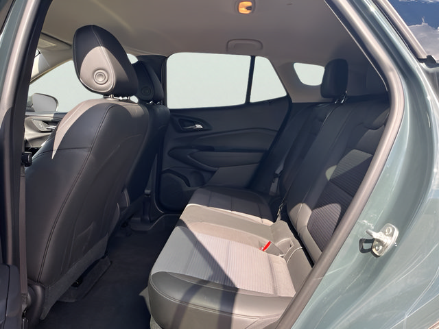 Used 2025 Chevrolet Trax LT FWD image 31