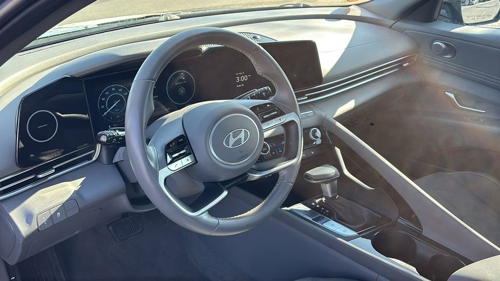 Used 2025 Hyundai Elantra SEL image 23