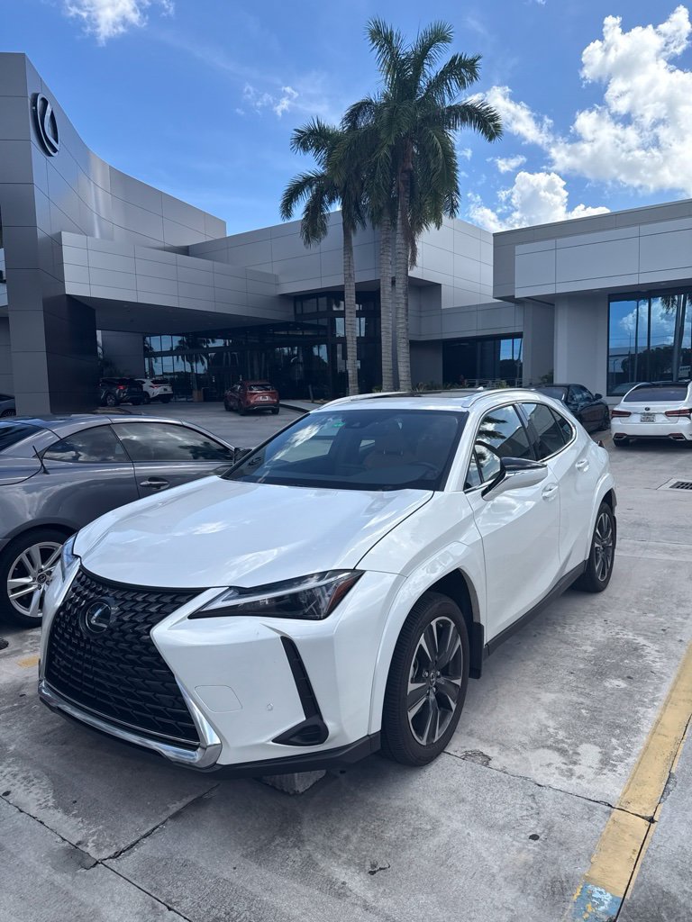 Used 2024 Lexus UX 250h FWD w/ Premium Package image 6
