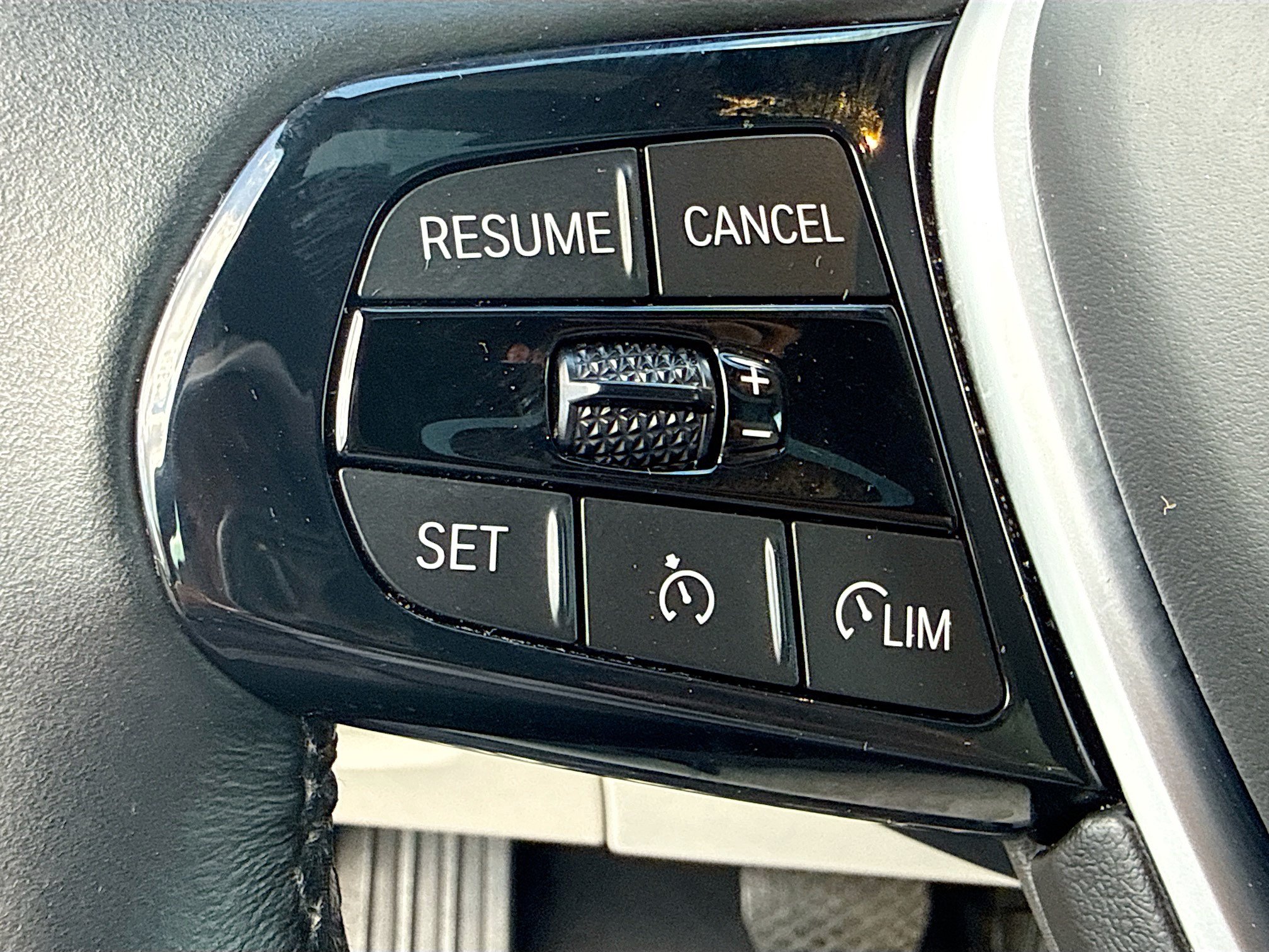 Used 2023 BMW 530i w/ Premium Package RWD image 38