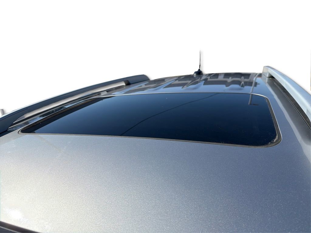 Used 2023 Hyundai Venue SEL FWD image 13