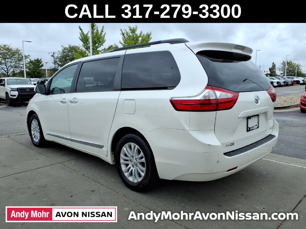 Used 2017 Toyota Sienna XLE Premium FWD image 6