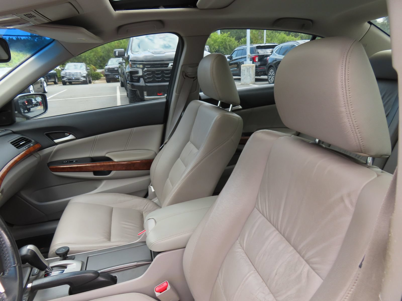 Used 2011 Honda Accord EX-L image 30