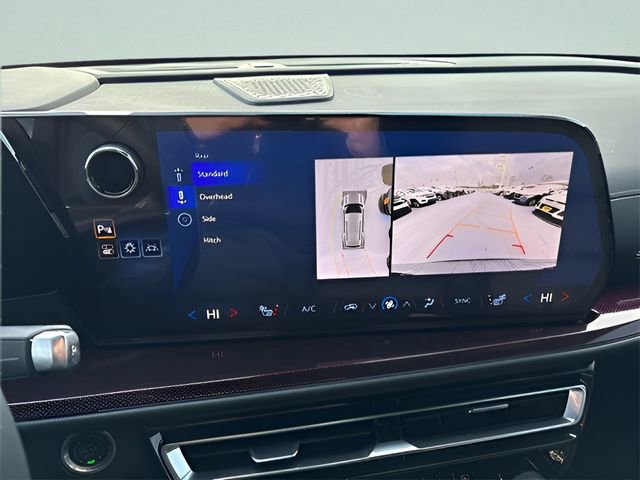 Used 2024 Chevrolet Traverse Z71 w/ Enhanced Driving Package image 16