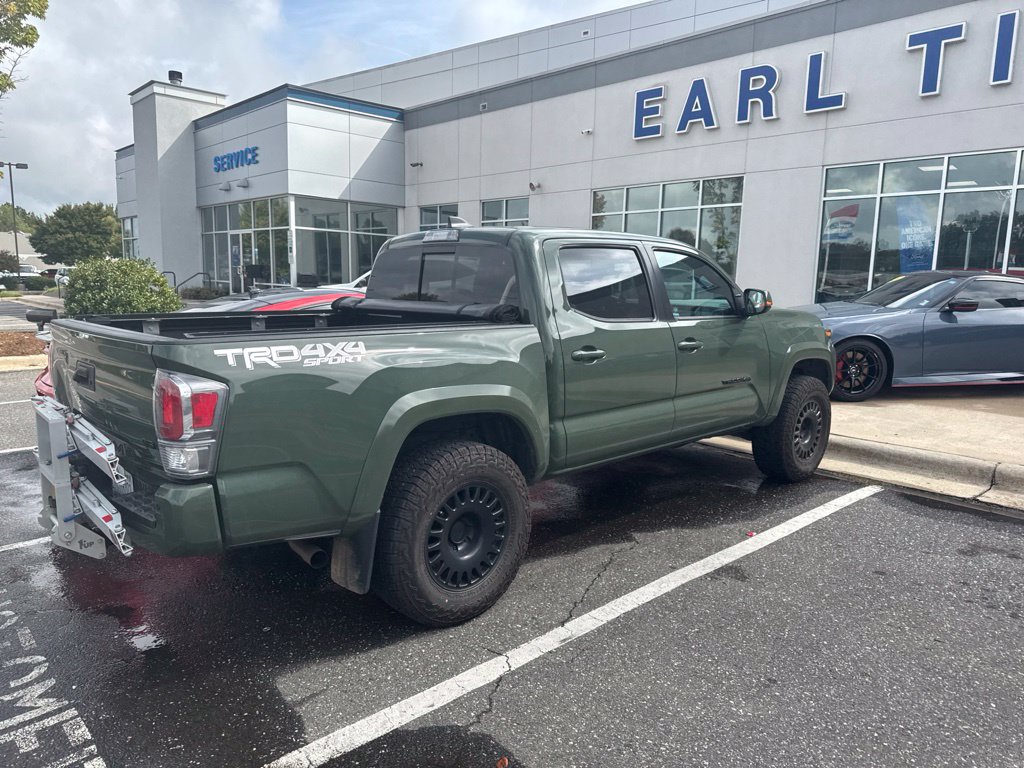 Used 2021 Toyota Tacoma TRD Sport w/ TRD Premium Sport Package AWD/4WD image 9