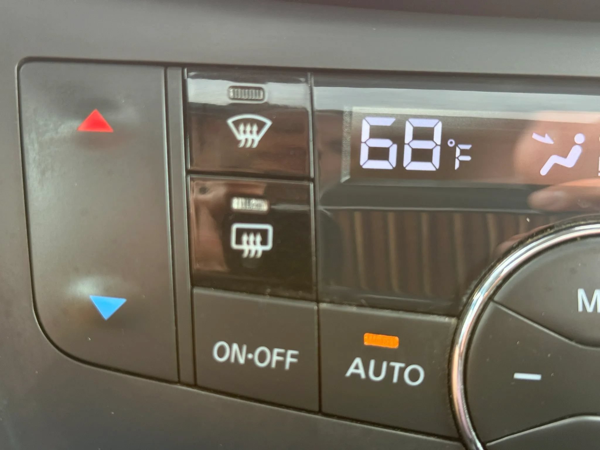 Used 2018 Nissan Sentra SL w/ Protection Package FWD image 10