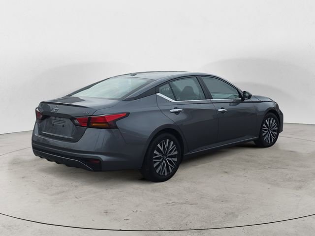 Used 2024 Nissan Altima 2.5 SV image 5