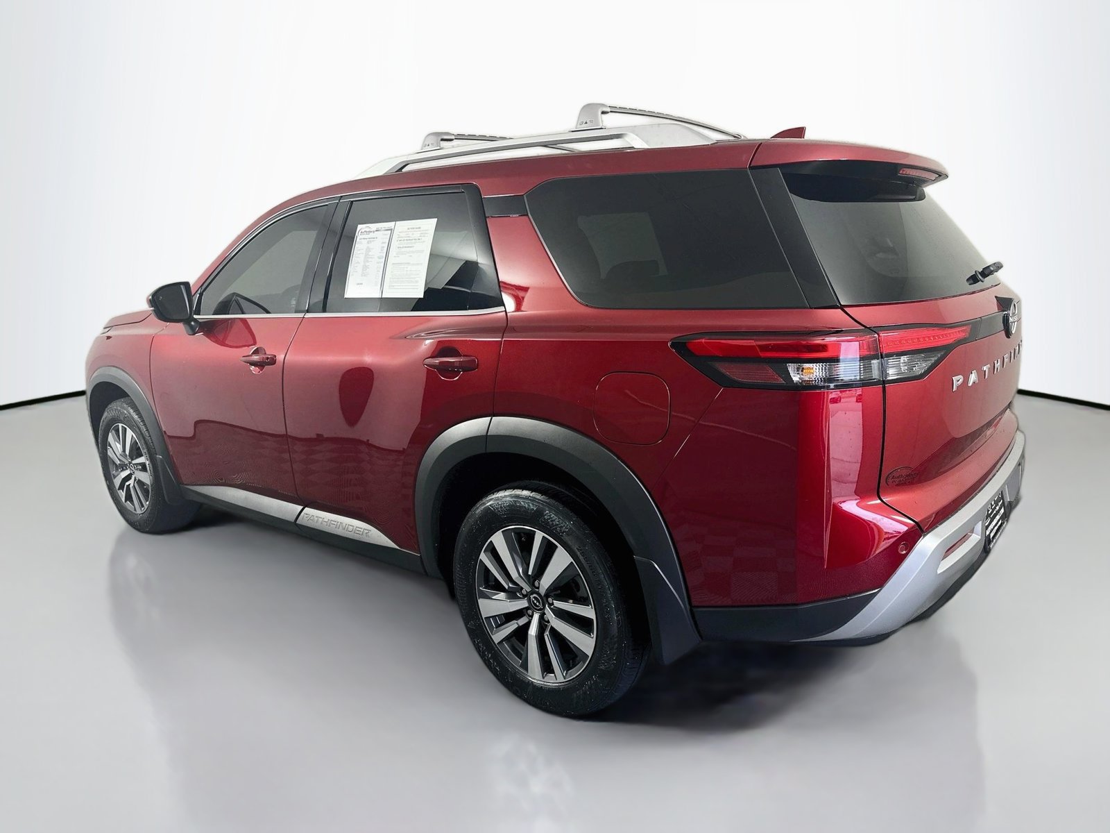 Certified 2024 Nissan Pathfinder SL AWD/4WD image 5