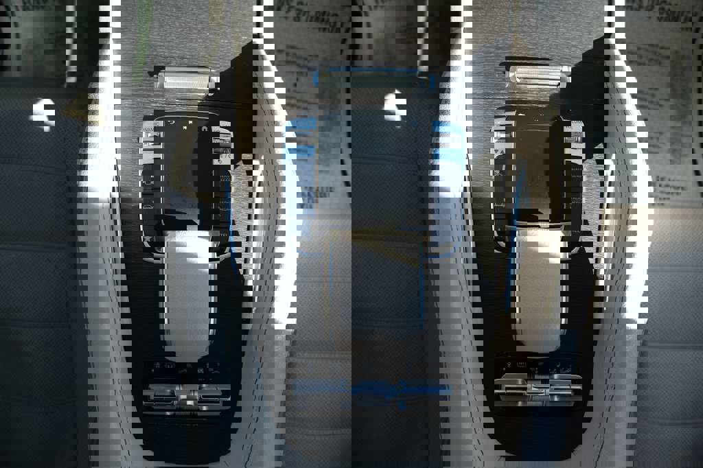 Used 2020 Mercedes-Benz GLS 450 4MATIC image 32