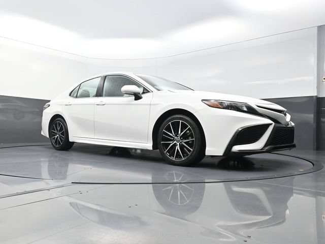 Certified 2024 Toyota Camry SE FWD image 30