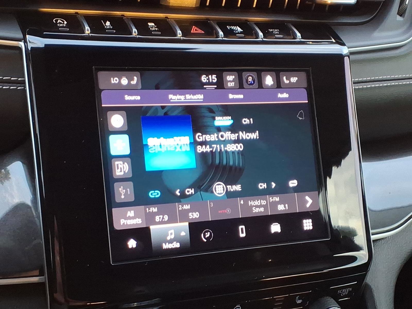 Used 2022 Jeep Grand Cherokee L Laredo w/ Luxury Tech Group I AWD/4WD image 16
