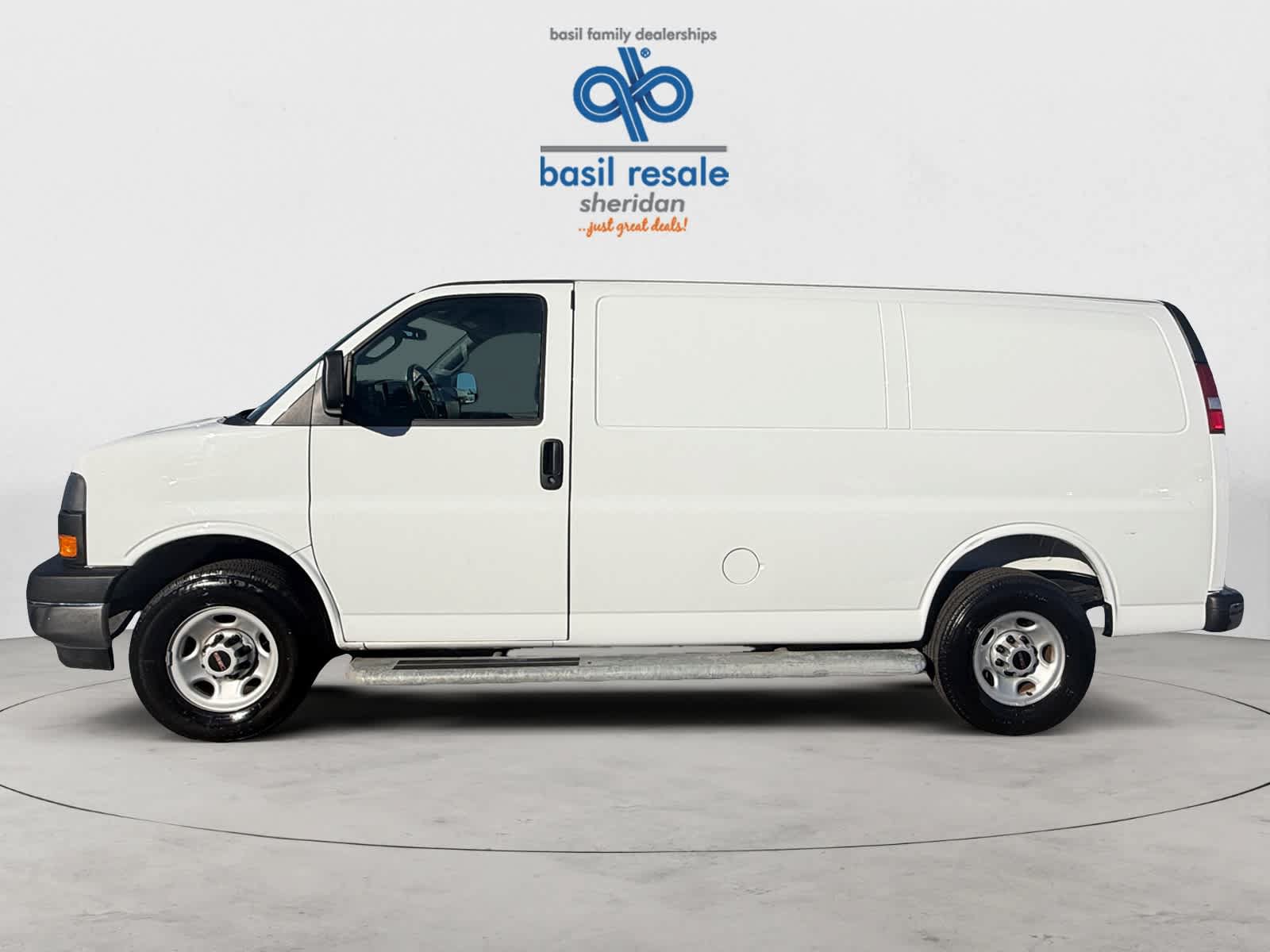 Used 2025 GMC Savana 2500 w/ Driver Convenience Package RWD image 3