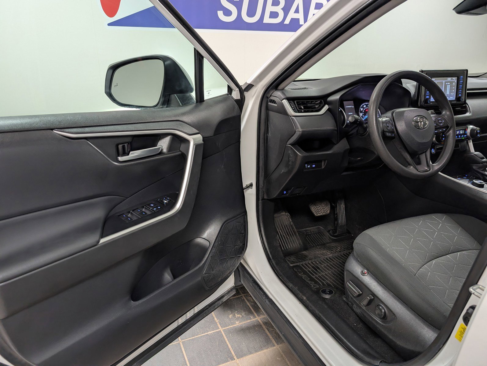 Used 2022 Toyota RAV4 XLE image 26