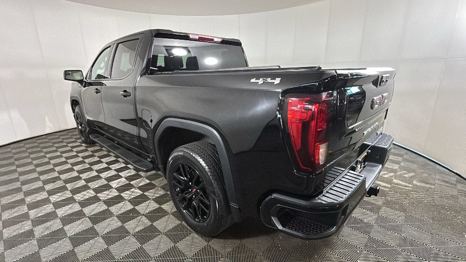 Used 2024 GMC Sierra 1500 Elevation w/ LPO, GMC Protection Package AWD/4WD video 5