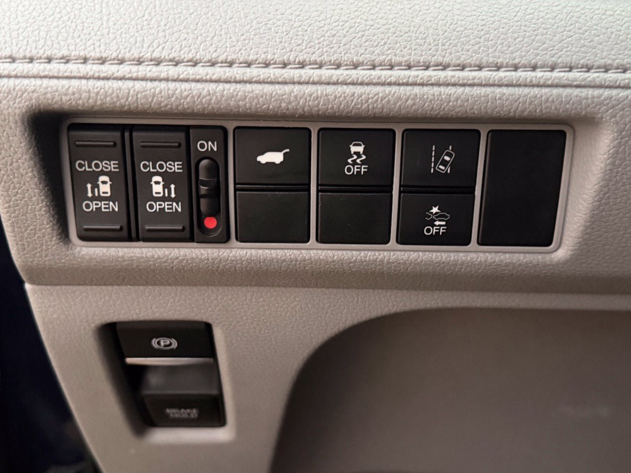 Used 2018 Honda Odyssey EX-L image 18