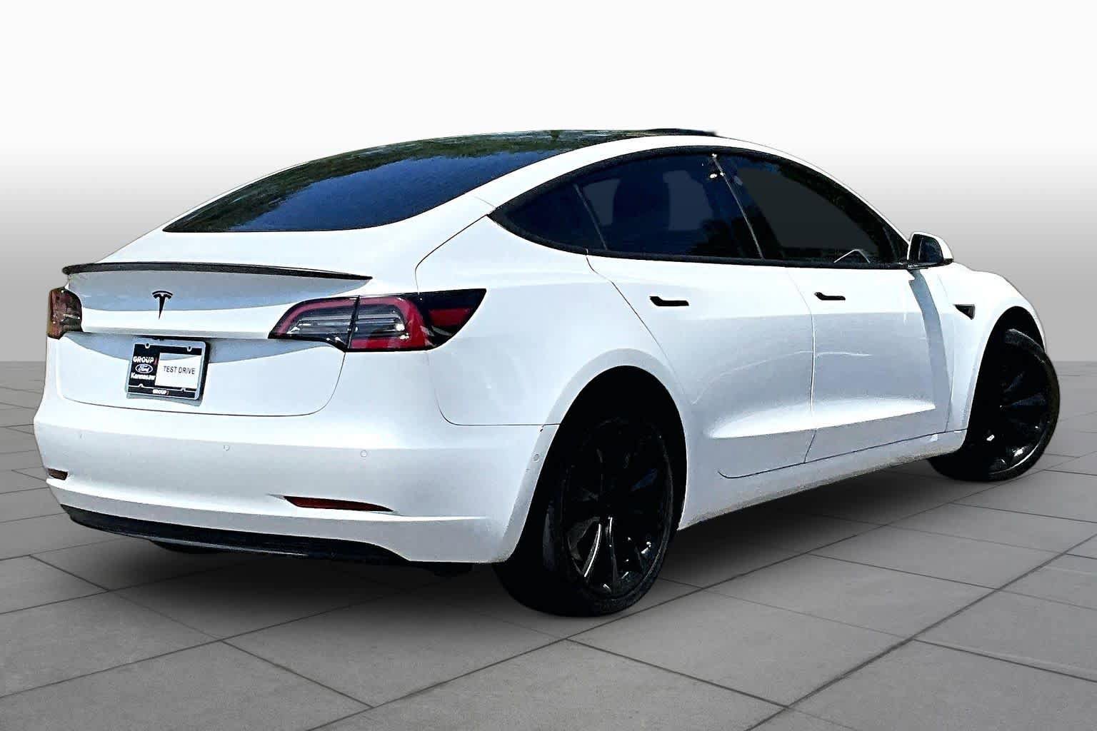 Used 2019 Tesla Model 3 Standard Range RWD image 12