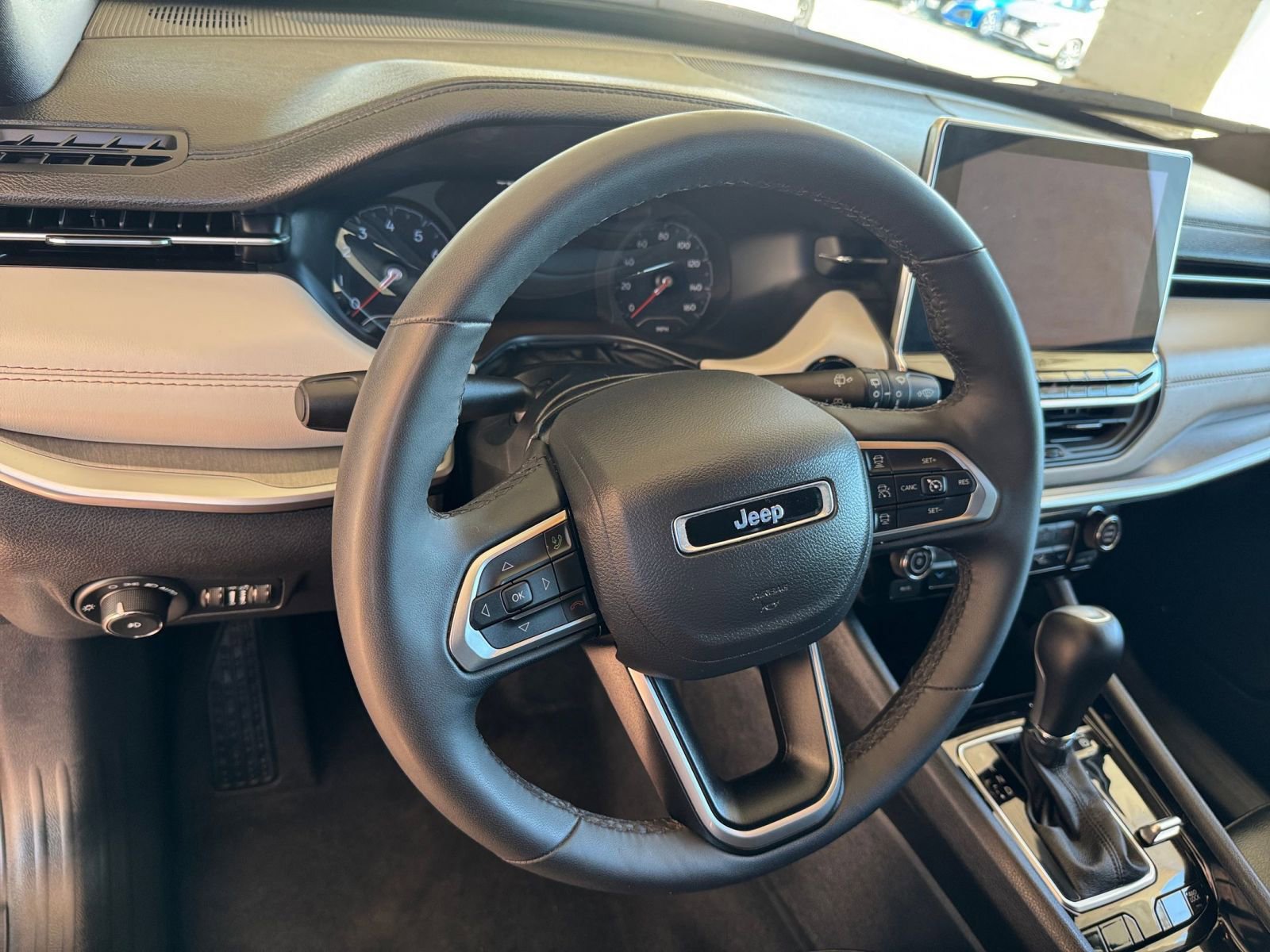 Used 2025 Jeep Compass Limited AWD/4WD image 29