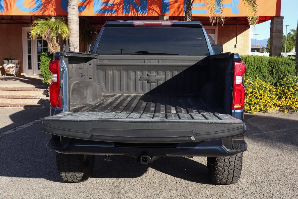 Used 2019 Chevrolet Silverado 1500 Custom w/ Custom Max Trailering Package AWD/4WD image 8