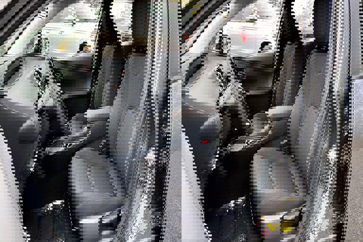 Used 2019 Toyota Prius LE image 7