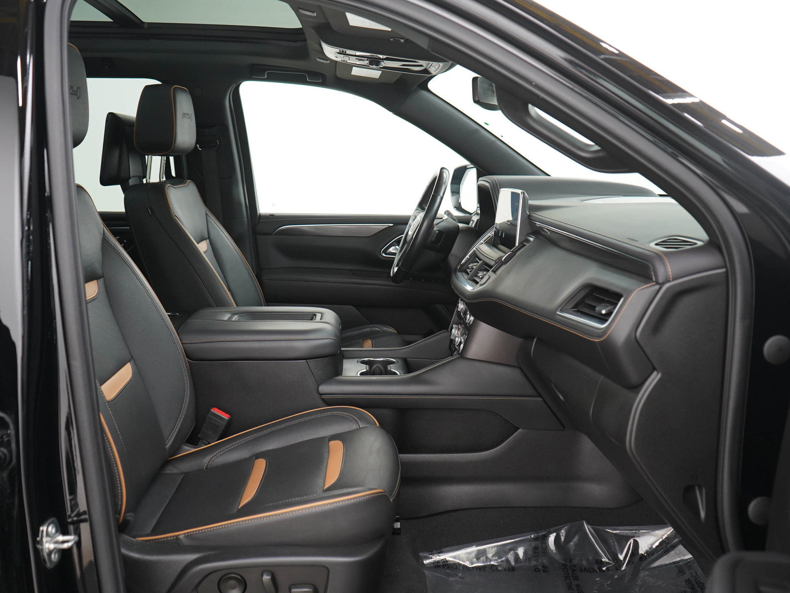 Used 2022 GMC Yukon AT4 w/ AT4 Premium Package AWD/4WD image 13