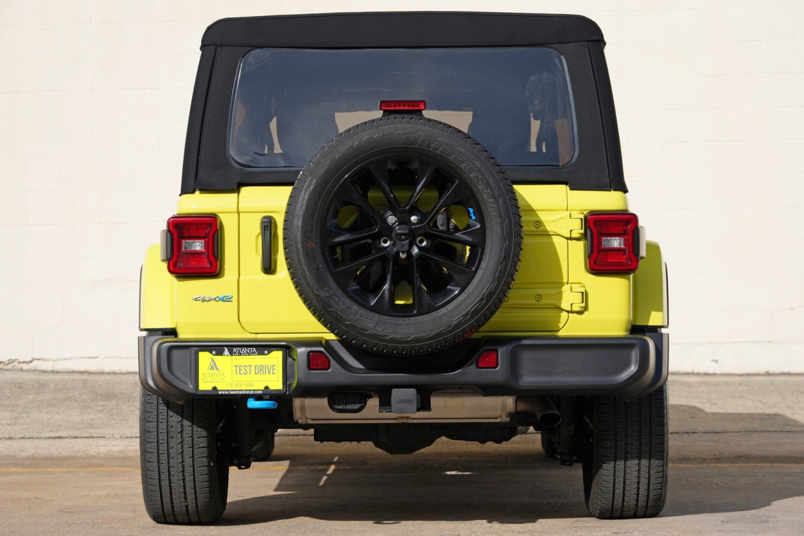 Used 2023 Jeep Wrangler Unlimited Sahara AWD/4WD image 10