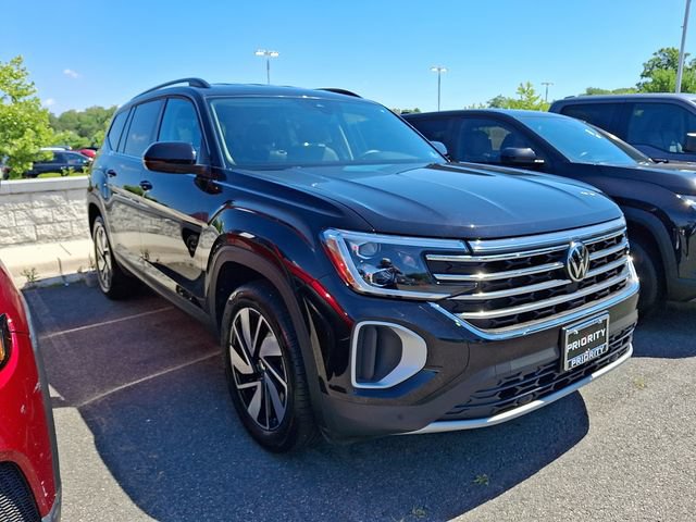 Used 2026 Volkswagen Atlas SE AWD/4WD image 3