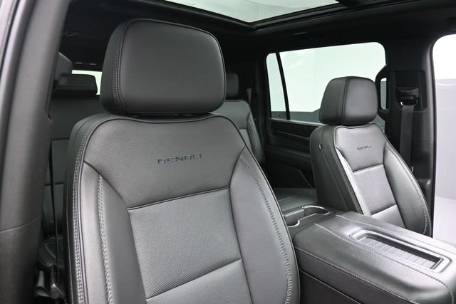 Used 2023 GMC Yukon XL Denali AWD/4WD image 29