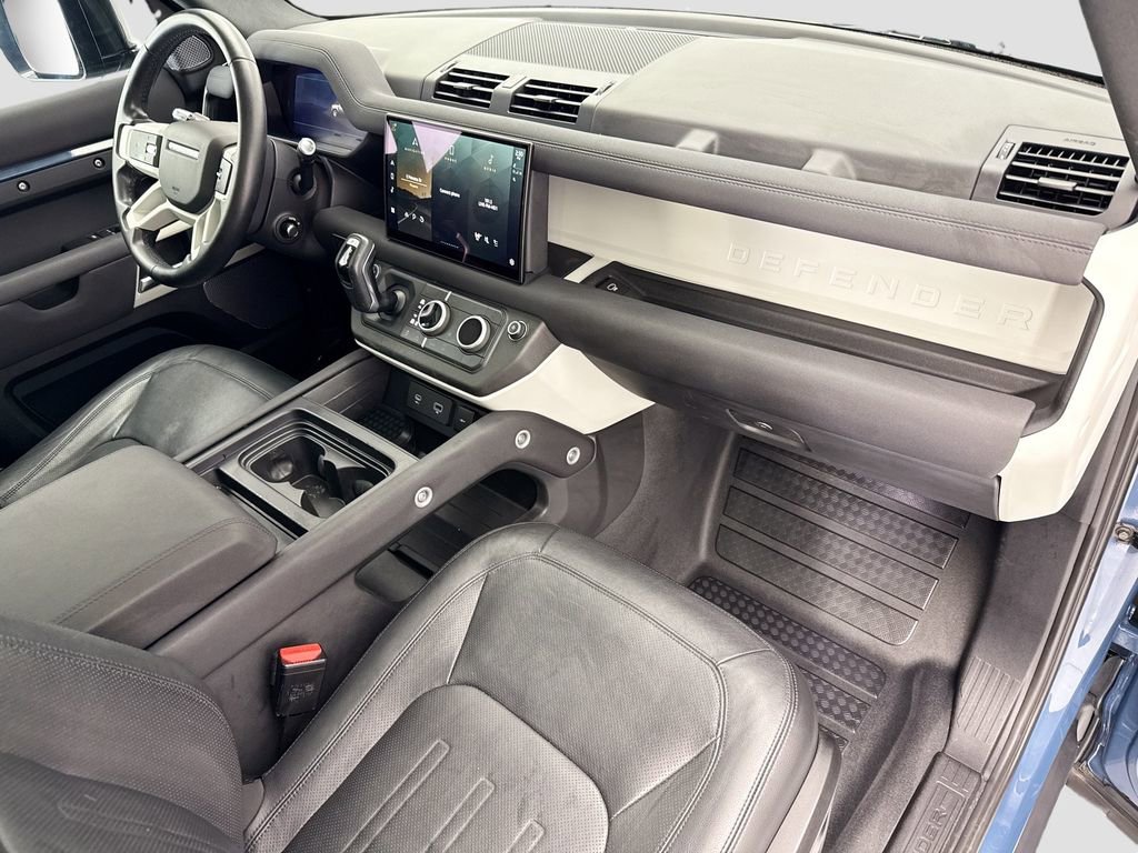 Used 2022 Land Rover Defender 110 SE image 16