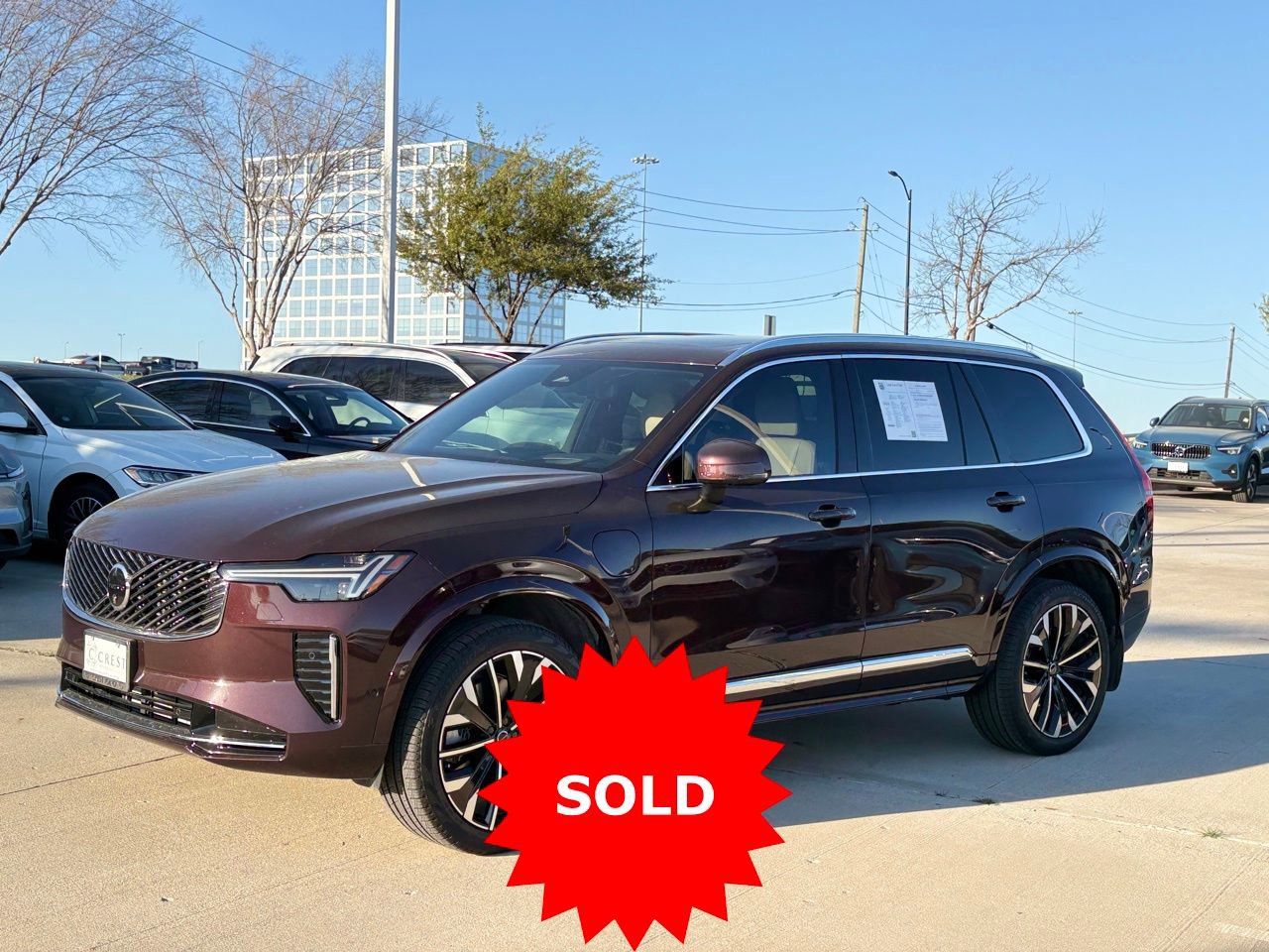 Certified 2025 Volvo XC90 T8 Ultra w/ Lounge Package image 3