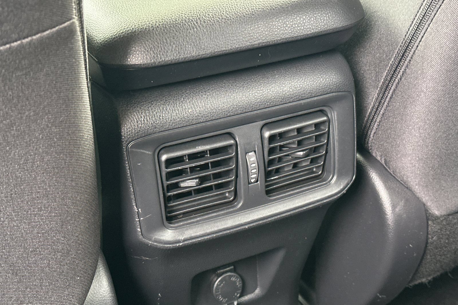 Used 2024 Toyota RAV4 LE AWD/4WD image 14