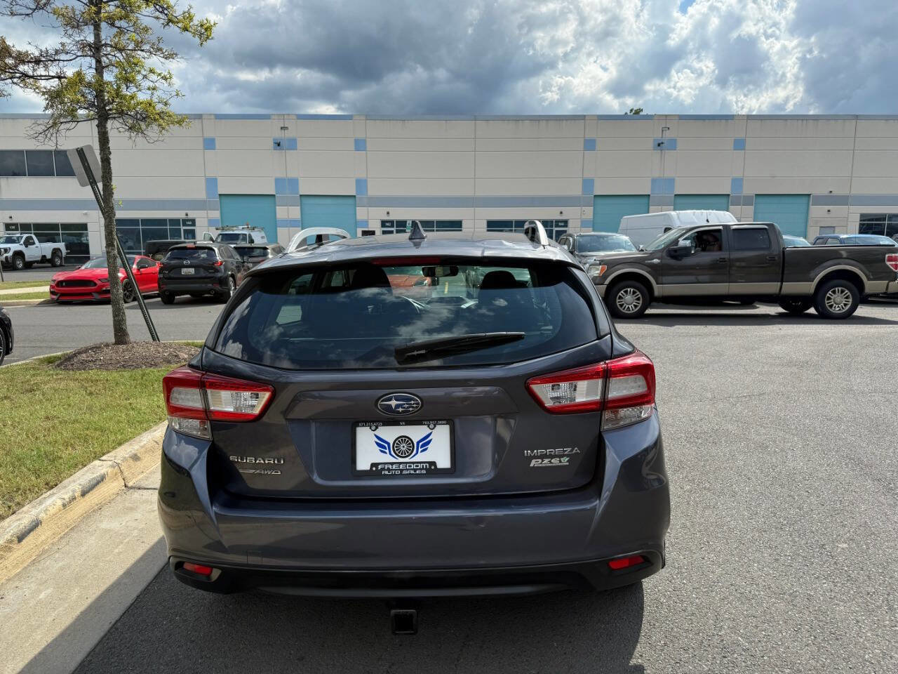 Used 2017 Subaru Impreza 2.0i Premium image 7