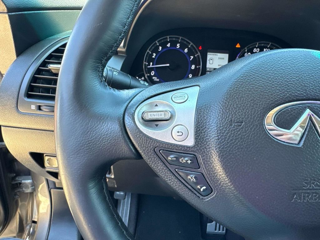Used 2016 INFINITI QX70 2WD w/ Premium Package image 25