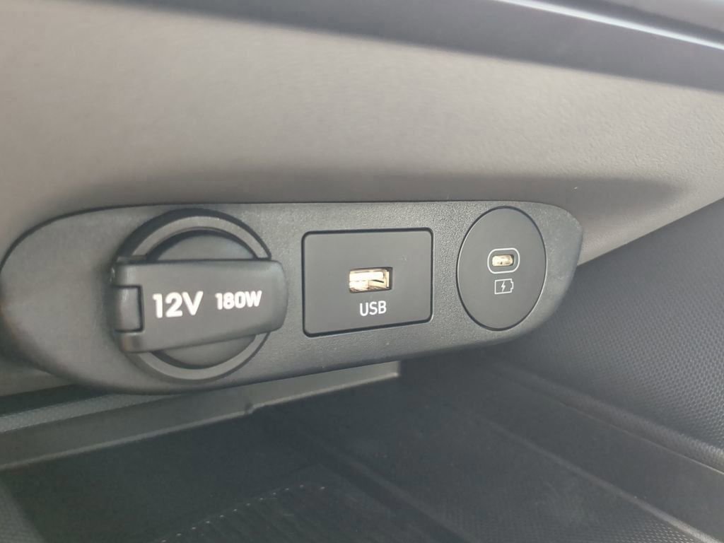 New 2025 Hyundai Elantra Sport image 7