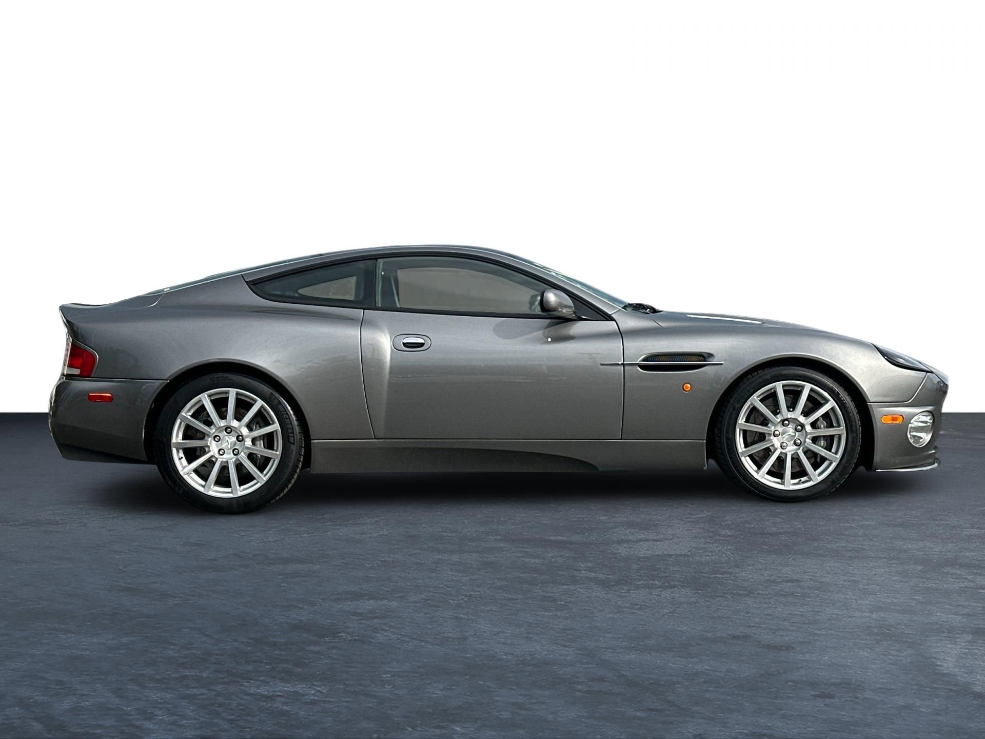 Used 2005 Aston Martin Vanquish S image 29